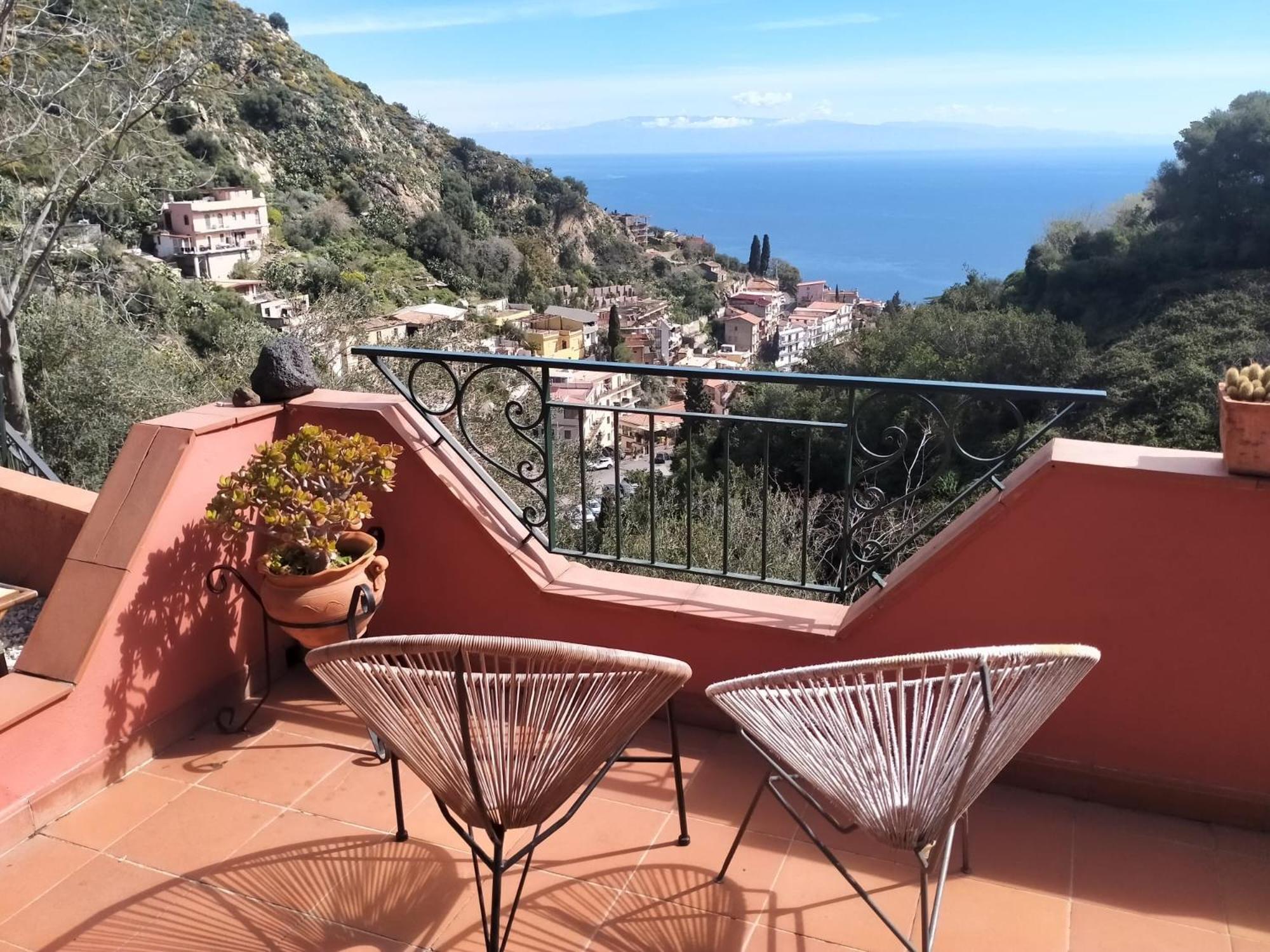 Villa Vittorio - Splendid Panoramic Sea View Terrace Taormina Eksteriør billede
